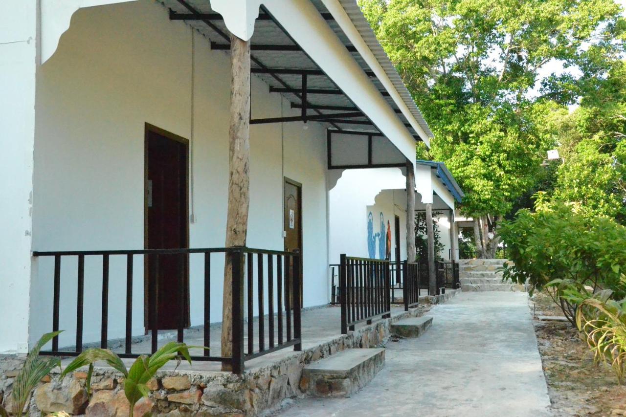Fat Monkey Hostel Kaoh Touch Exterior photo