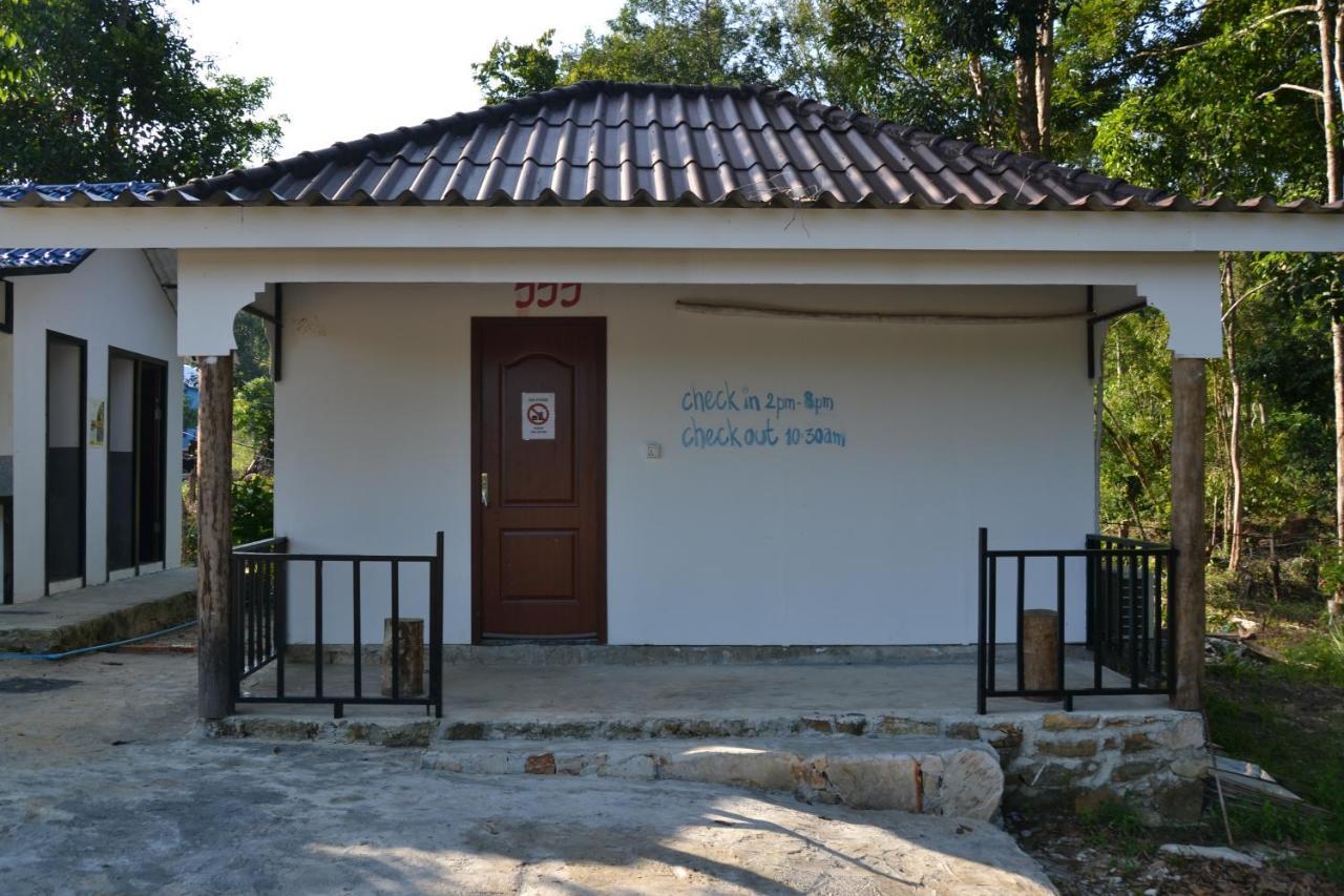Fat Monkey Hostel Kaoh Touch Exterior photo