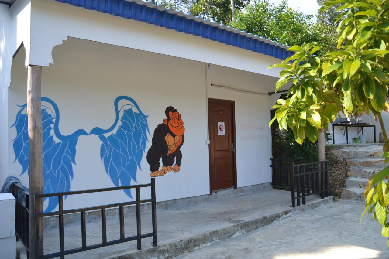 Fat Monkey Hostel Kaoh Touch Exterior photo